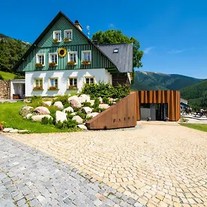 Slunecnice & Panorama Restaurace Farma Spindleruv Mlyn